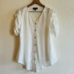 Fortune + Ivy | white eyelet puffy sleeve button down blouse | S